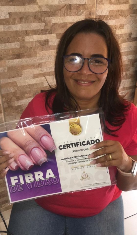 Alunas-com-certificado-curso-fibra-veronica-3.jpg